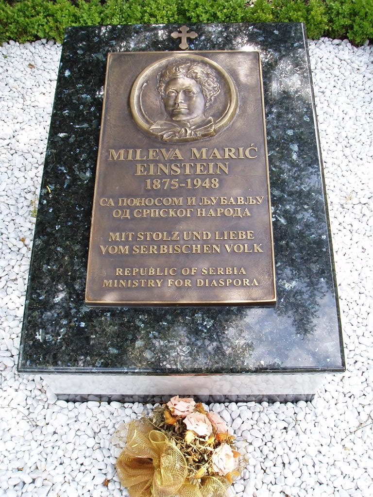 Mileva Maricova Einsteinová má pomník v Zurichu. 