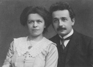 Mileva Marič Einsteinová a Albert Einstein jako manželé v roce 1912. Foto - wikipedia.org