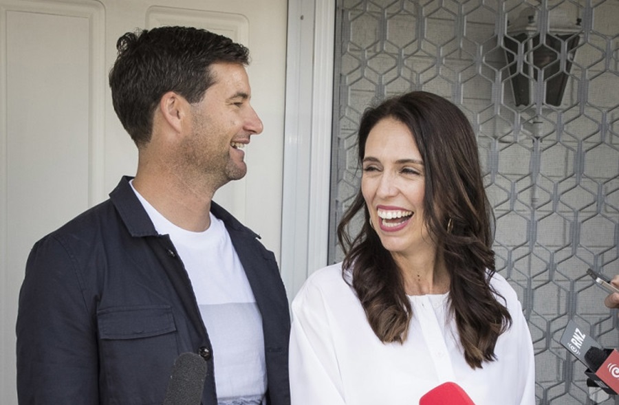 Jacinda Ardernová a Clarke Gayford.