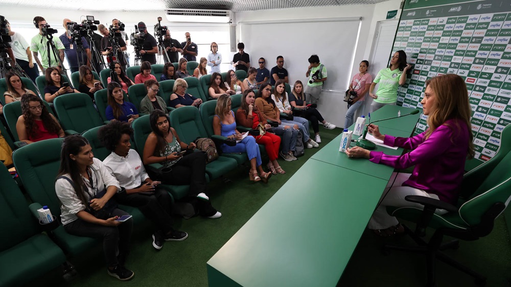 Prezidentka brazilského fotbalového klubu Palmeiras Leila Pereirová udělala tiskovku jen pro ženy