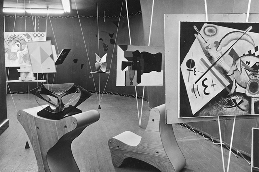 Peggy Guggenheim a její Abstraktní galerie, Art of This Century, New York 1942.